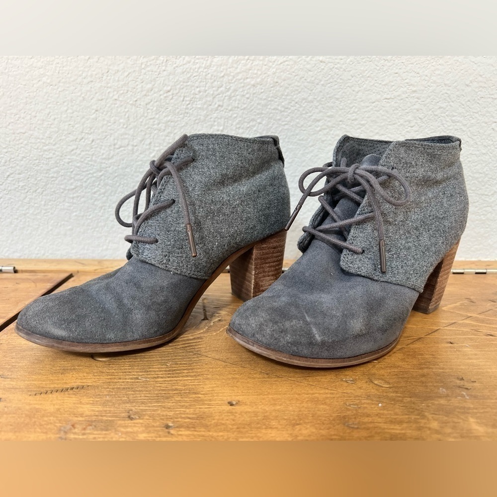 TOMS Lunata Grey Suede Lunata Booties - Picture 2 of 12
